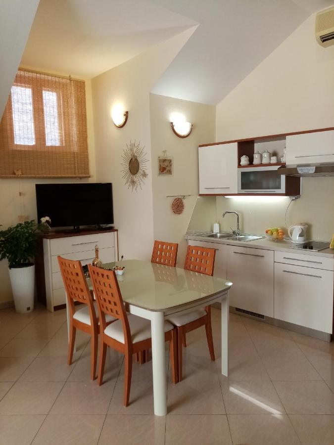 Apartments & Rooms Trogir Stars Free Parking エクステリア 写真