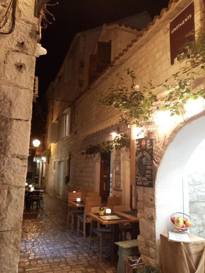 Apartments & Rooms Trogir Stars Free Parking エクステリア 写真