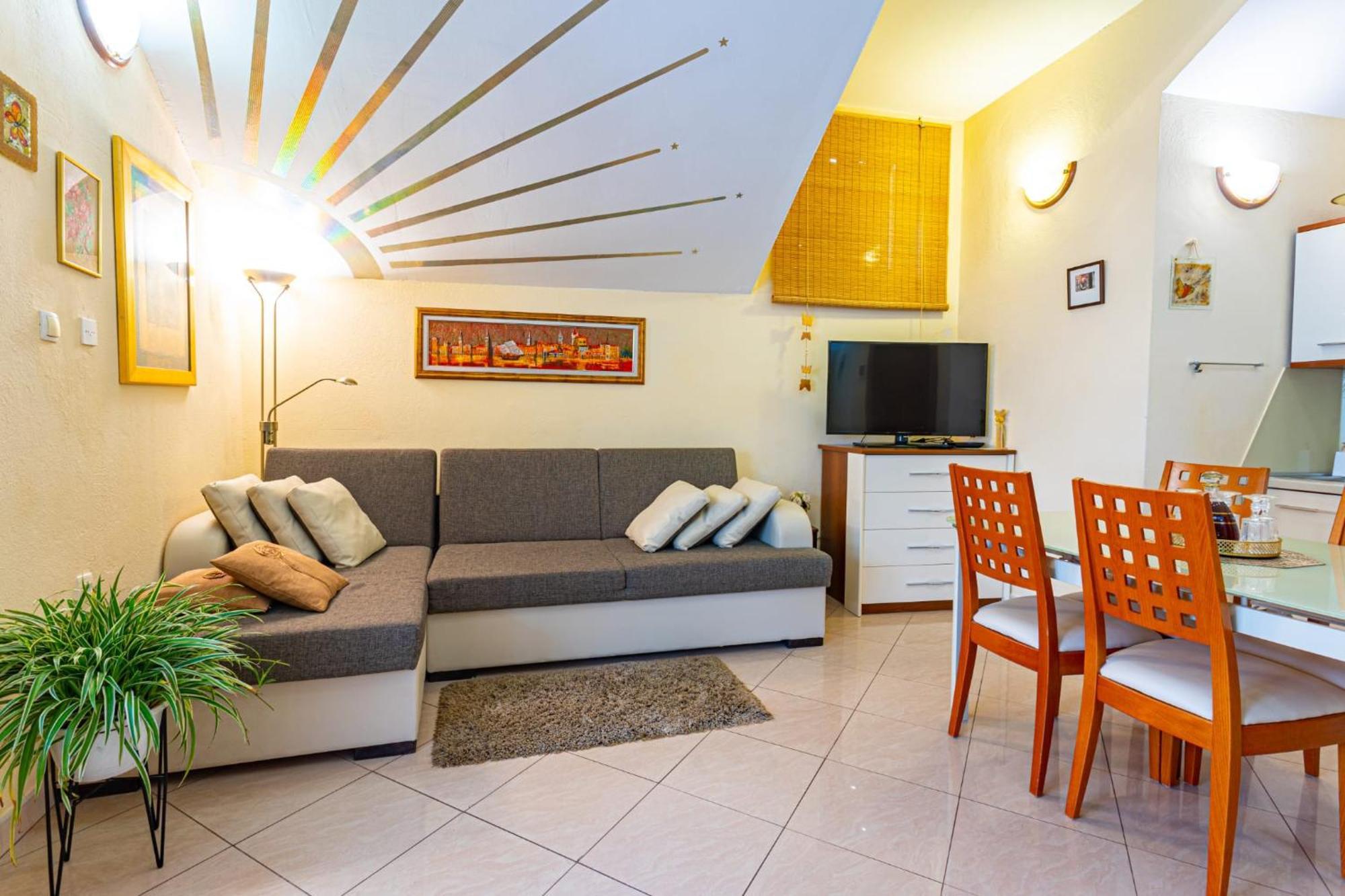 Apartments & Rooms Trogir Stars Free Parking エクステリア 写真