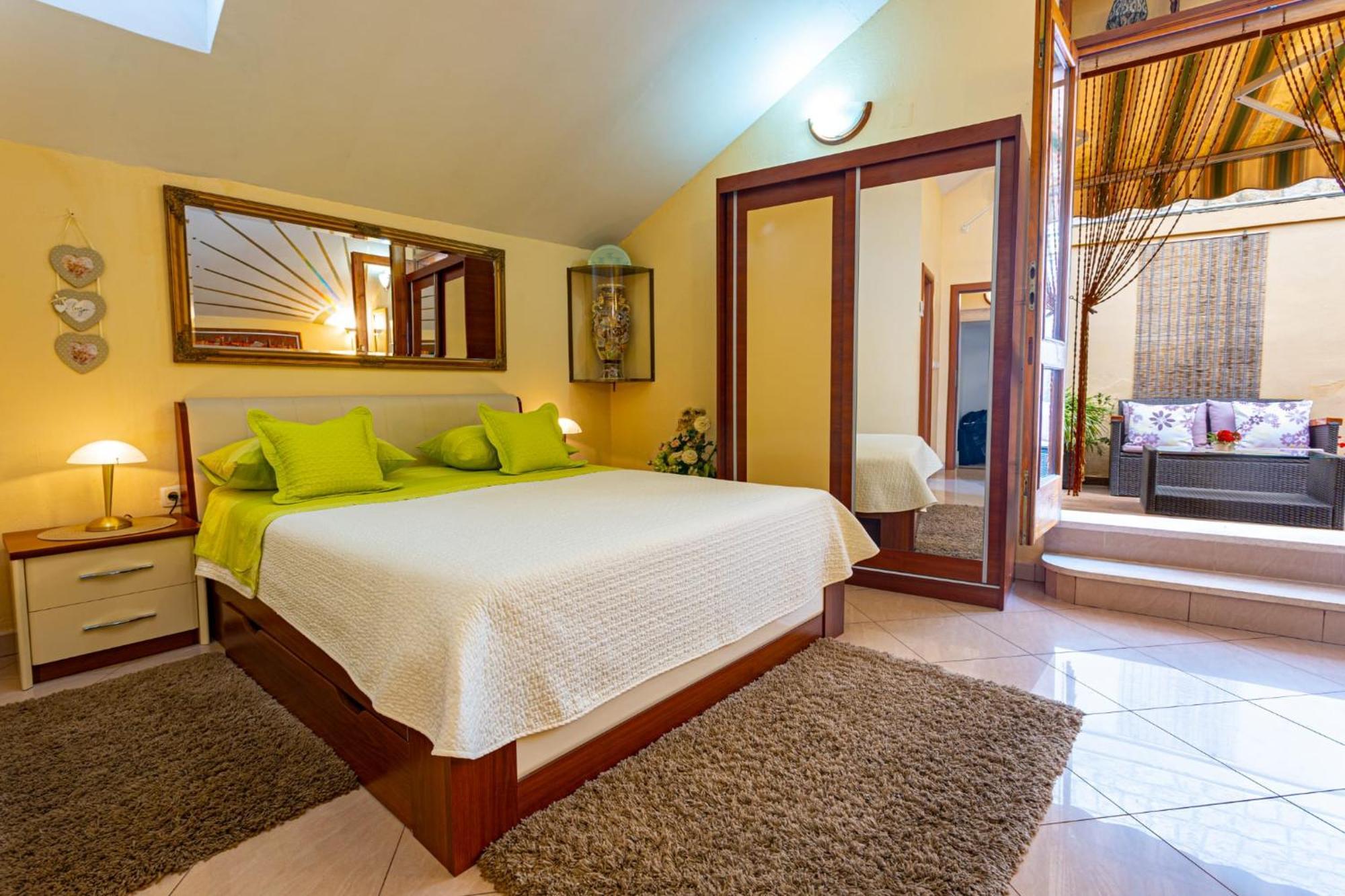 Apartments & Rooms Trogir Stars Free Parking エクステリア 写真