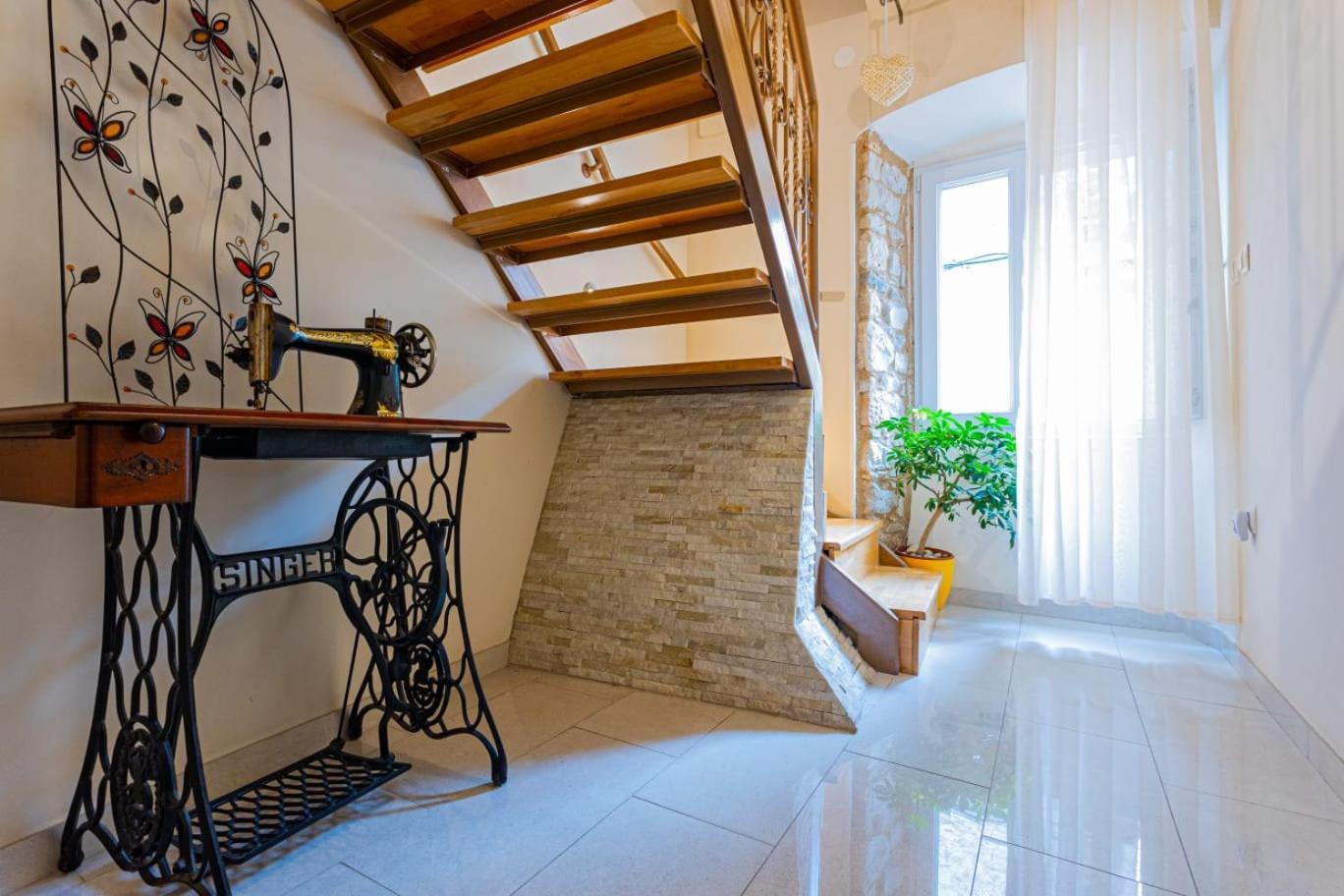 Apartments & Rooms Trogir Stars Free Parking エクステリア 写真