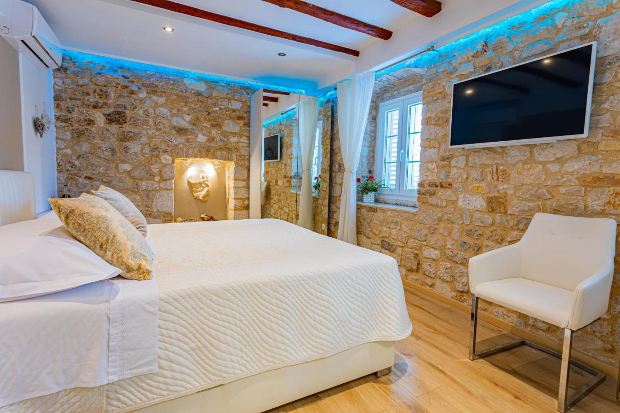 Apartments & Rooms Trogir Stars Free Parking エクステリア 写真