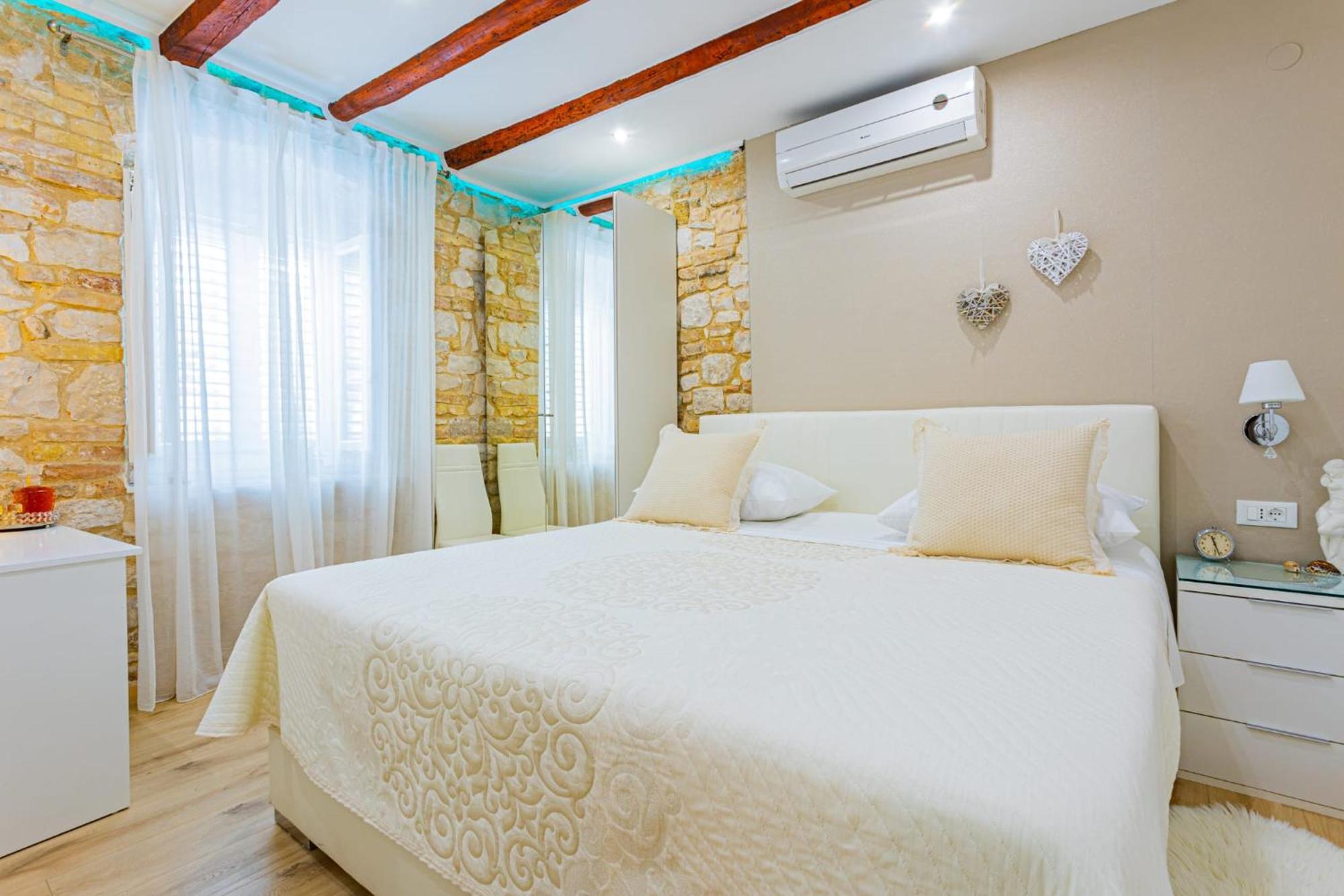 Apartments & Rooms Trogir Stars Free Parking エクステリア 写真