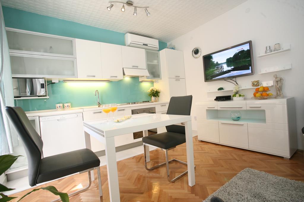 Apartments & Rooms Trogir Stars Free Parking エクステリア 写真